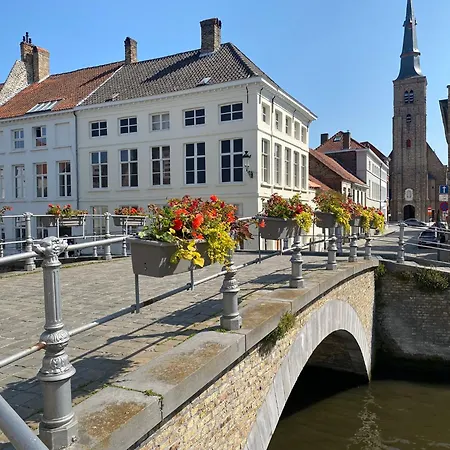 Residence9bruges Гостевой дом